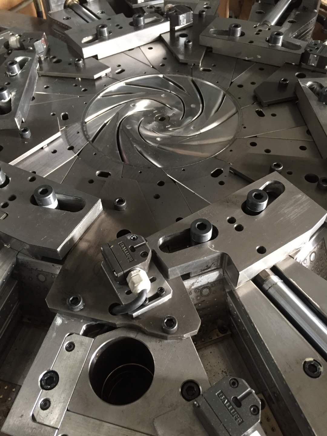 中山市旭錦塑膠模具有限公司，集開模注塑加工一體